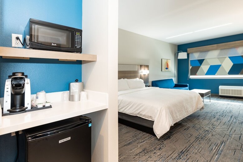 Hotel Holiday Inn Express & Suites Charlottesville By Ihg