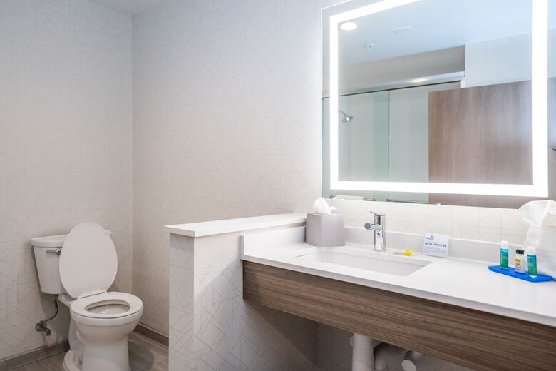 Hotel Holiday Inn Express & Suites Charlottesville By Ihg