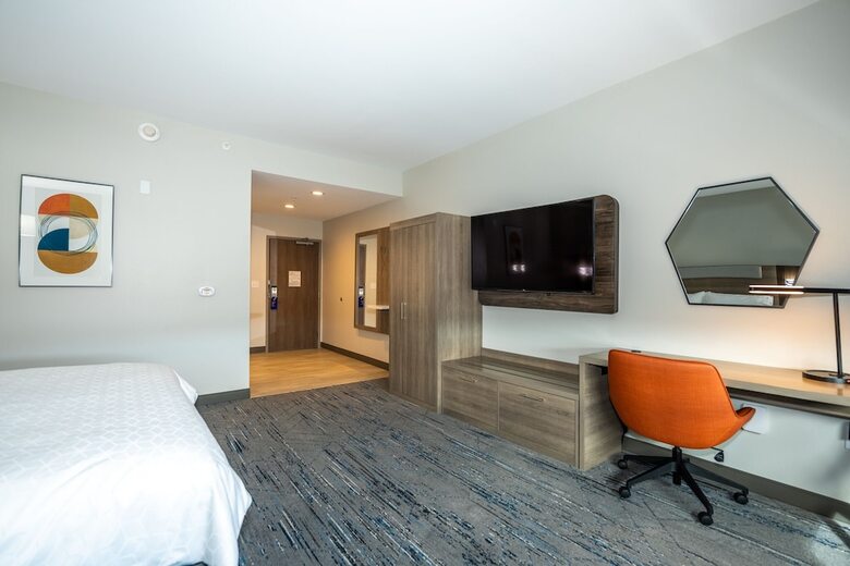 Hotel Holiday Inn Express & Suites Charlottesville By Ihg