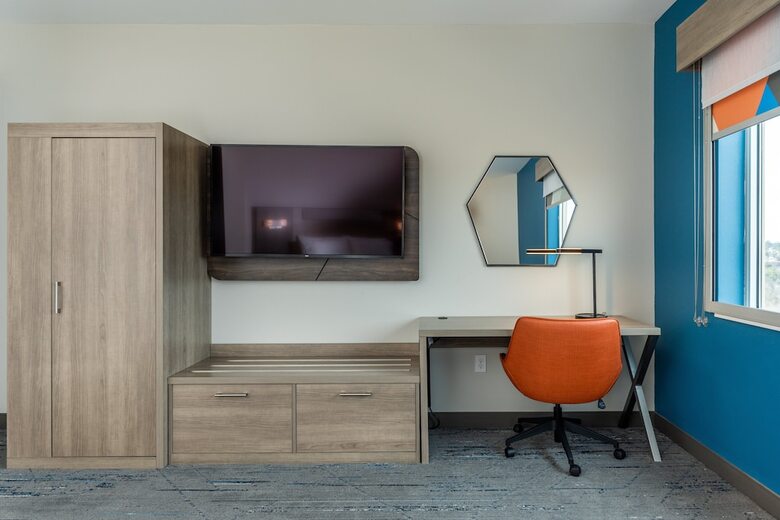Hotel Holiday Inn Express & Suites Charlottesville By Ihg