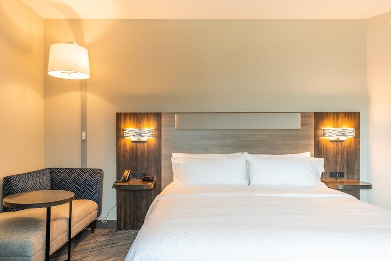 Hotel Holiday Inn Express & Suites Charlottesville By Ihg