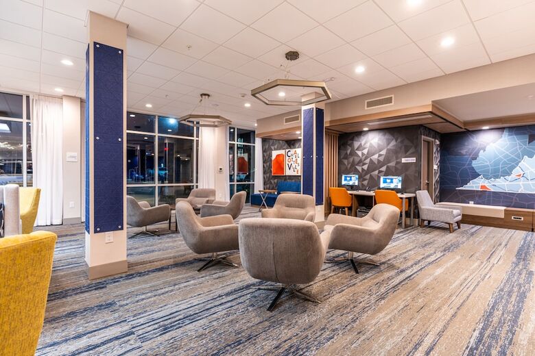 Hotel Holiday Inn Express & Suites Charlottesville By Ihg