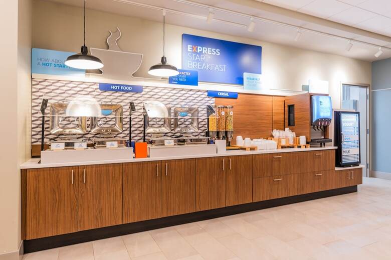 Hotel Holiday Inn Express & Suites Charlottesville By Ihg