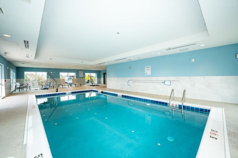 Hotel Holiday Inn Express & Suites Charlottesville By Ihg