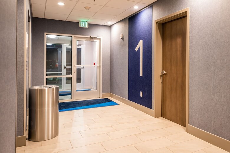 Hotel Holiday Inn Express & Suites Charlottesville By Ihg