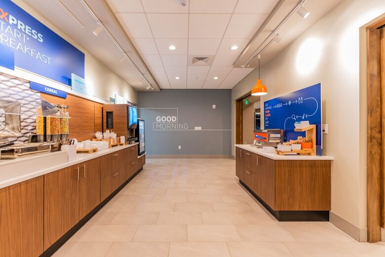 Hotel Holiday Inn Express & Suites Charlottesville By Ihg
