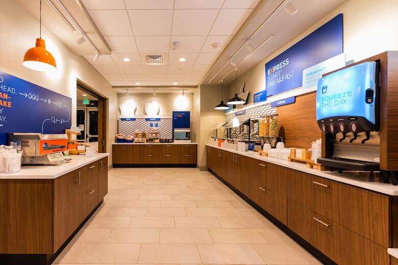 Hotel Holiday Inn Express & Suites Charlottesville By Ihg