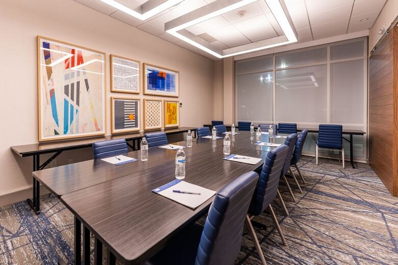 Hotel Holiday Inn Express & Suites Charlottesville By Ihg