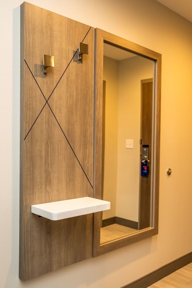 Hotel Holiday Inn Express & Suites Charlottesville By Ihg
