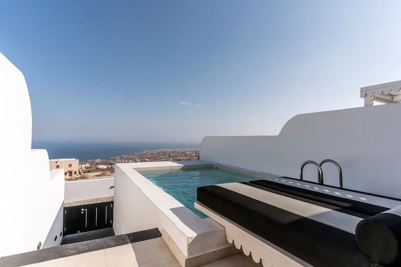 Hotel Cresanto Luxury Suites