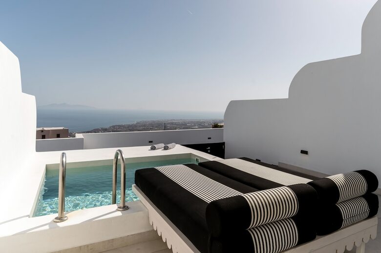 Hotel Cresanto Luxury Suites