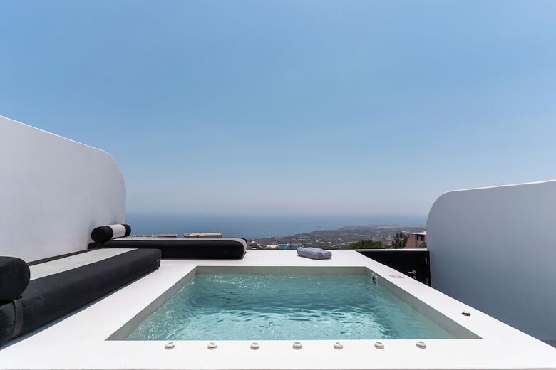Hotel Cresanto Luxury Suites