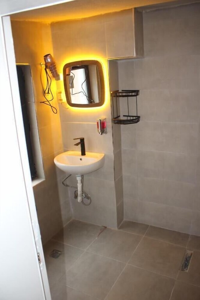 Ambar Hotel