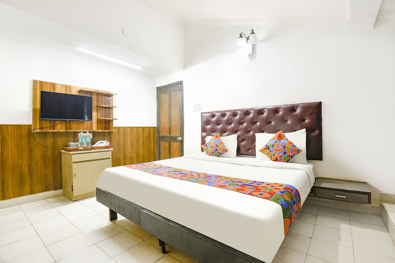 Hotel Fabexpress Devine Hospitality