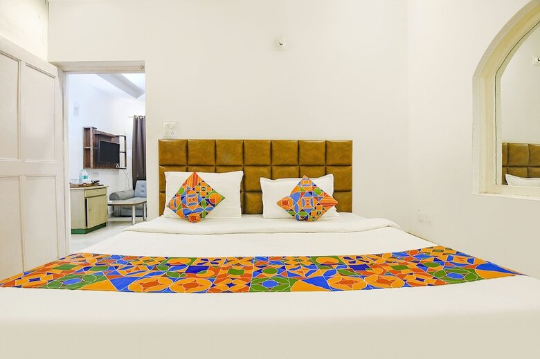 Hotel Fabexpress Devine Hospitality