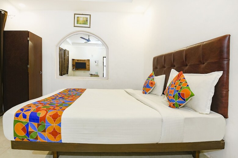 Hotel Fabexpress Devine Hospitality