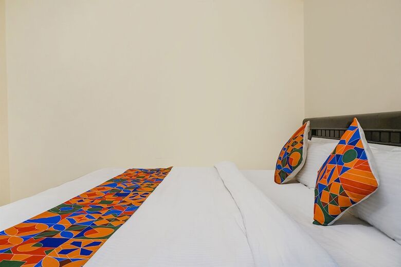 Hotel Fabexpress Vaishnav Inn