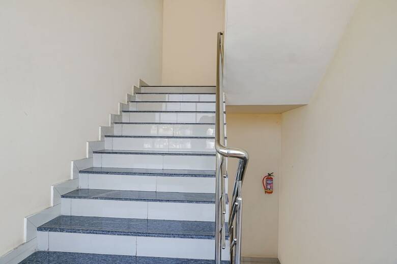 Hotel Fabexpress Vaishnav Inn