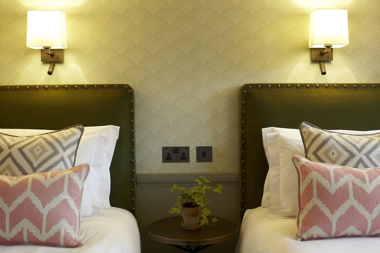 Hotel Room Mate Lime Tree