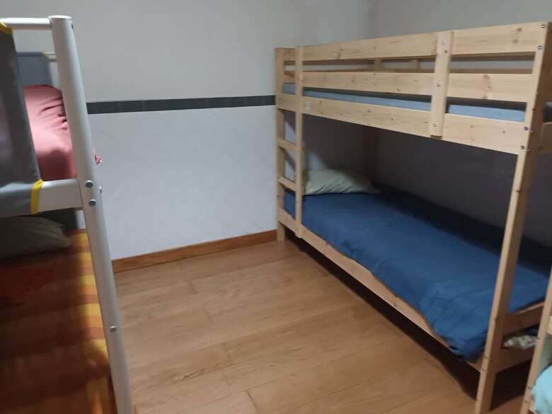 Room-bed In A 6-bed Dormitory Room 2 Mal