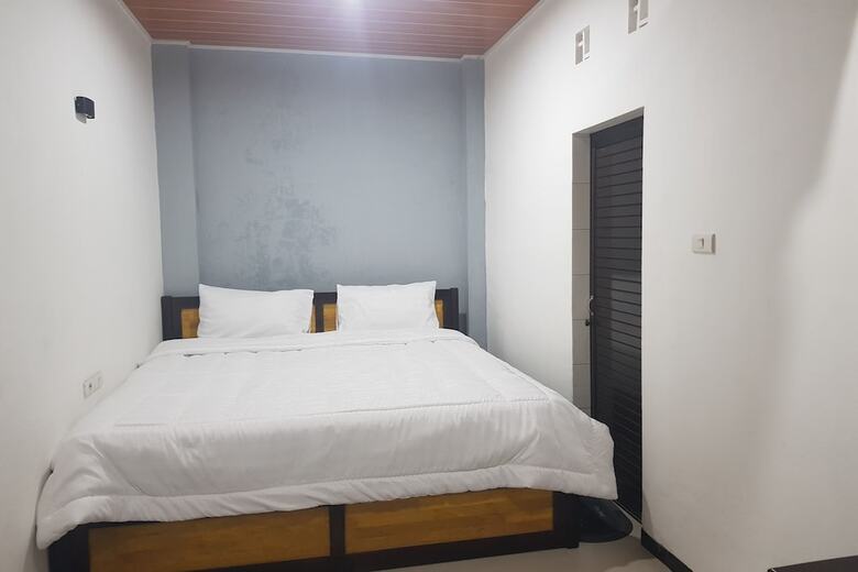 Hotel Oyo 93709 Rose Inn 2