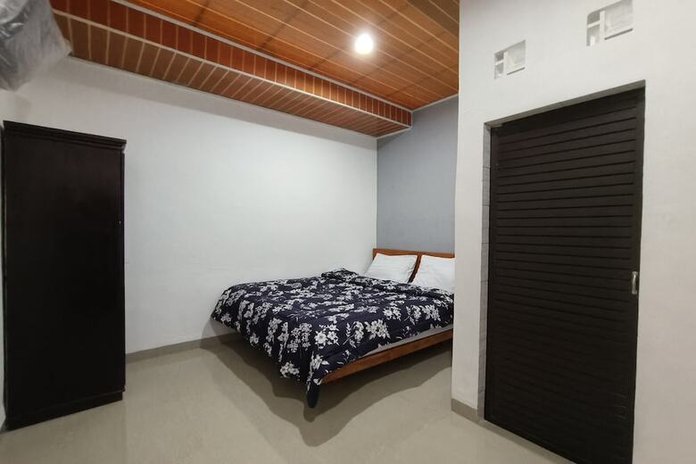 Hotel Oyo 93709 Rose Inn 2