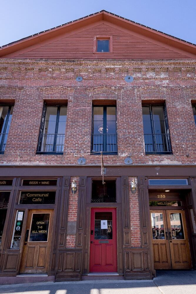 Hotel Speakeasy Suites