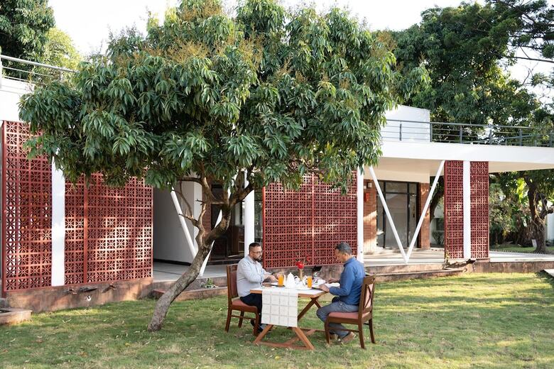 Hotel Lychee Bagh