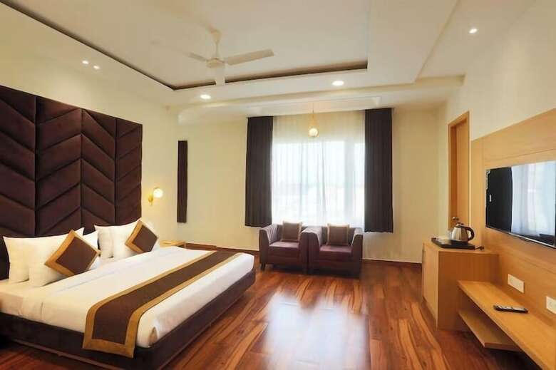 Hotel Regalia Grand By Delight Stay