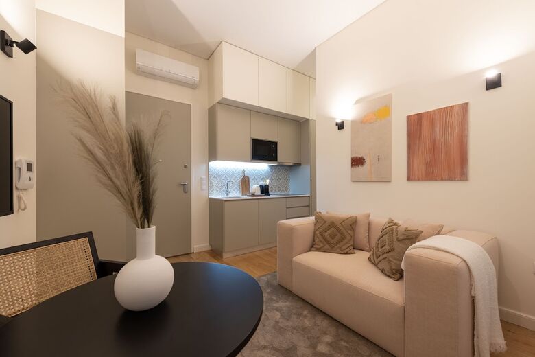 Aparthotel Mouzinho Da Silveira 215 By Lovelystay