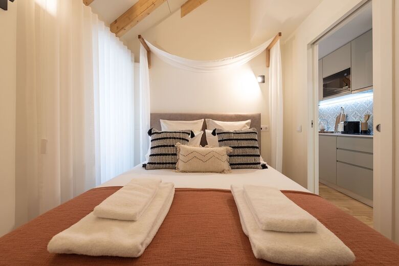 Aparthotel Mouzinho Da Silveira 215 By Lovelystay