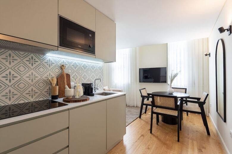 Aparthotel Mouzinho Da Silveira 215 By Lovelystay