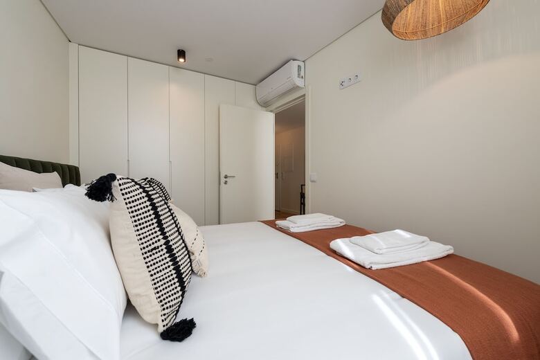 Aparthotel Mouzinho Da Silveira 215 By Lovelystay