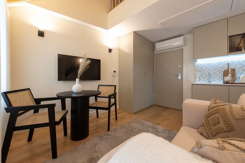 Aparthotel Mouzinho Da Silveira 215 By Lovelystay