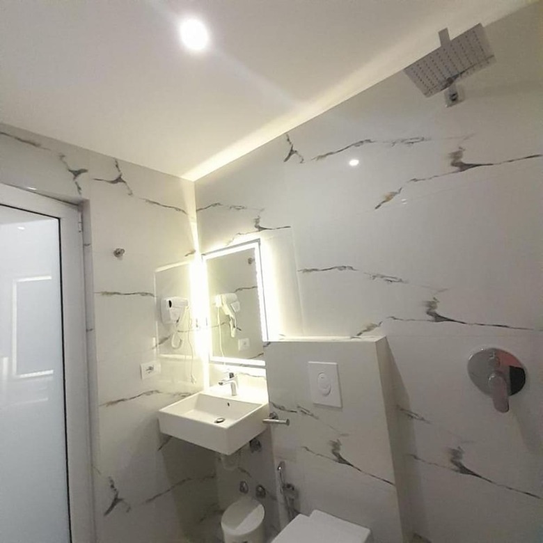 Hotel Vila Irdi
