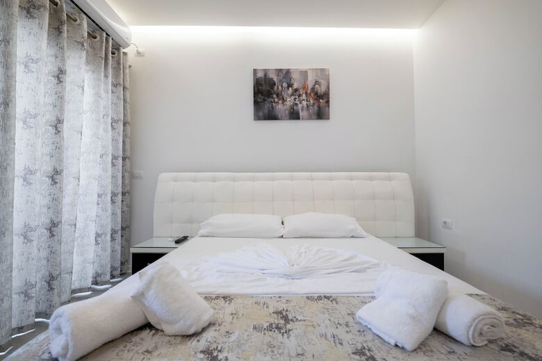 Hotel Vila Irdi
