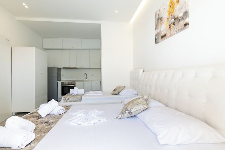 Hotel Vila Irdi