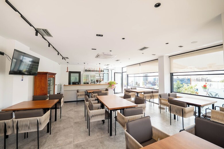 Hotel Vila Irdi