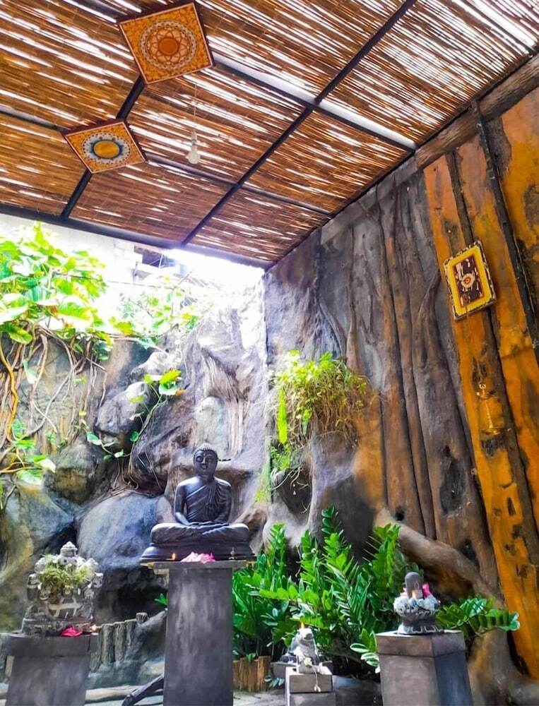Hotel Dhee Ayurveda Resort