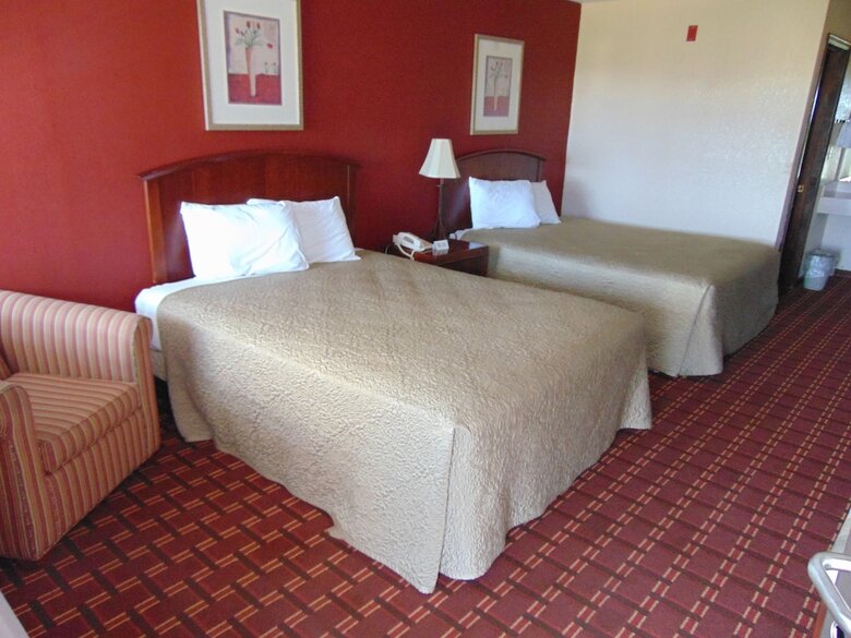 Hotel Candlelight Inn