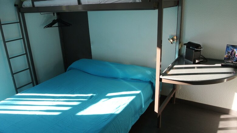 Egg Hotel Sevran