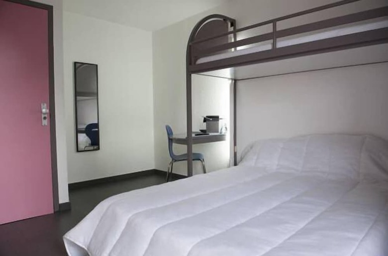 Egg Hotel Sevran
