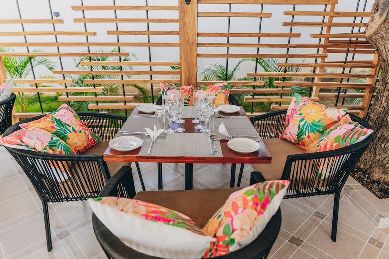 Hotel Mac And Jak Getaway
