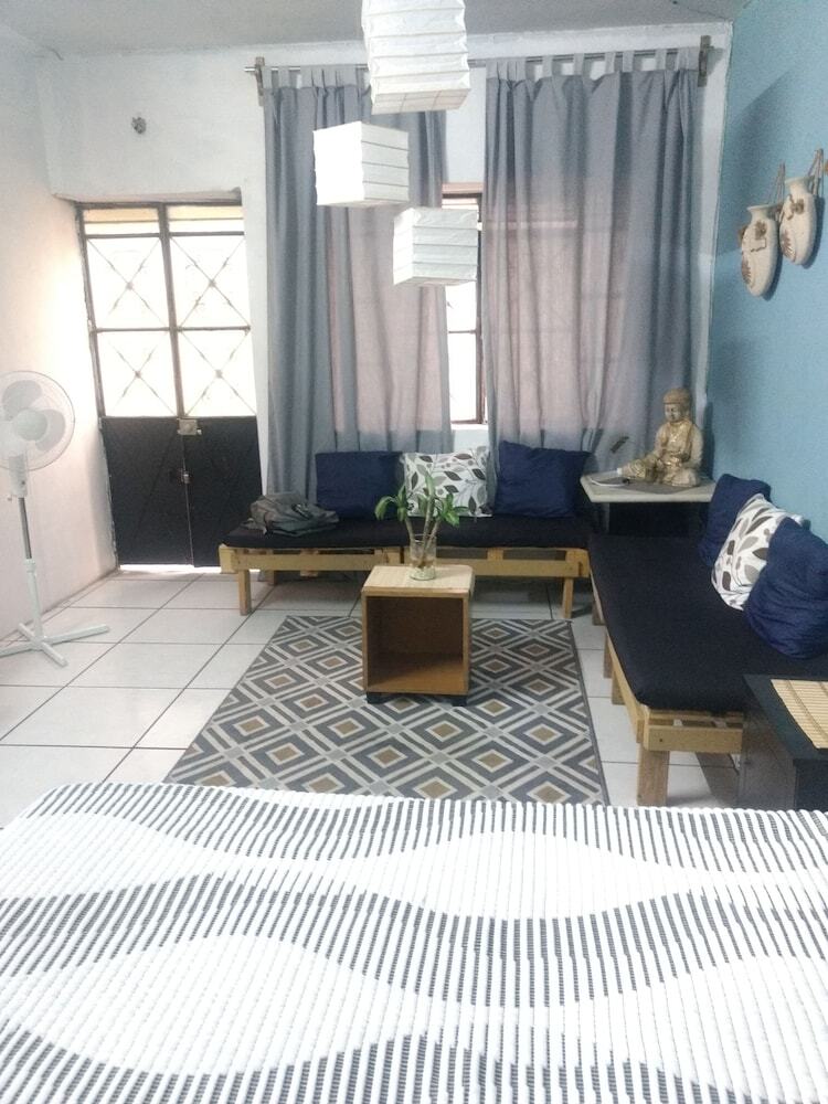 Hostal Gato Azul Habitaciones Privadas