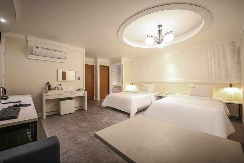 Hotel G7