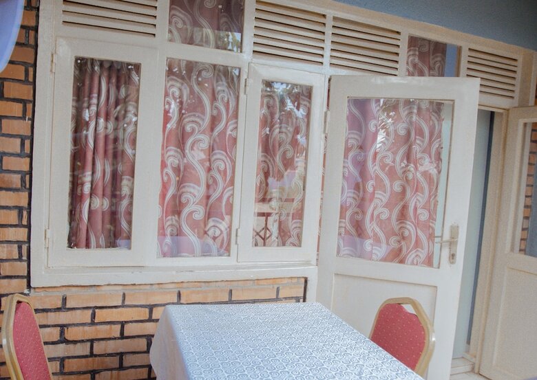 Best Inn Motel Musinguzi Frank