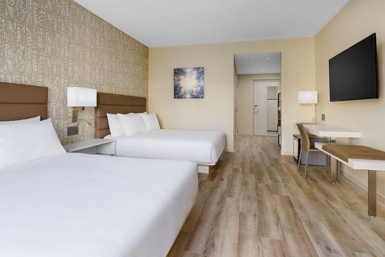 AC Hotel By Marriott Naples 5th Avenue