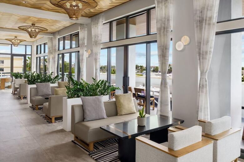 AC Hotel By Marriott Naples 5th Avenue