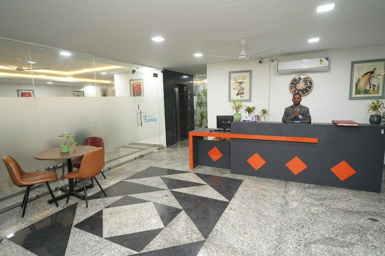 Hotel Posh Garden Inn