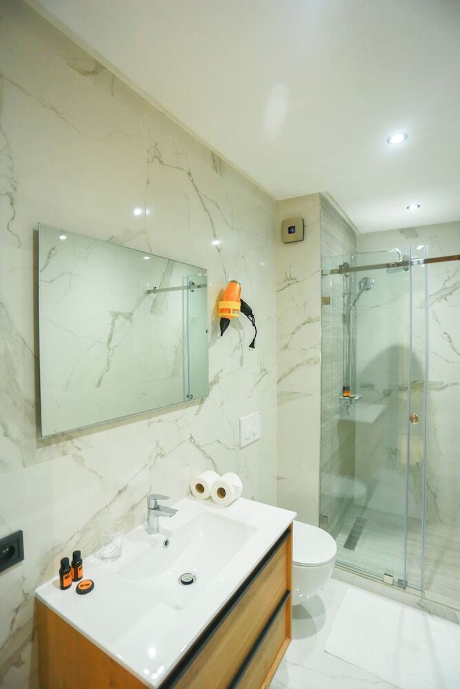 Aparthotel Les Joyeux Luxury Suites & Appart